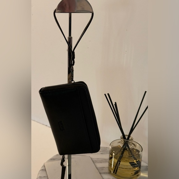 Rachel Rachel Roy Wristlet Black Snake Like Pattern Leather Zip Magnetic Closure - Picture 4 of 15